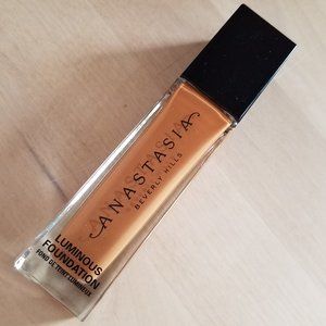 Anastasia Beverly Hills Luminous Liquid Foundation 490W